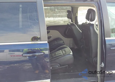 2015 Chrysler Town & Country Touring z USA, uszkodzony, nr VIN 2C4RC1BG5FR664520